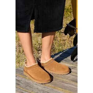 Ugg Classic Suede Slipper - 10 Tan